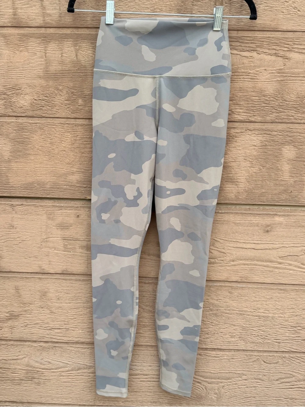 ALO Yoga Neutral Camo High-Rise Leggings - Taupe & Gray